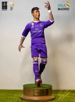 Custom 1/6 Cristiano Ronaldo Football Figure – Real Madrid 2017 Champions League Final Purple Kit Hair-Transplant Edition - Image 7