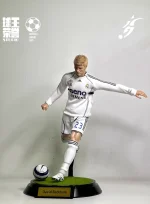 Custom 1/6 David Beckham Football Figure – Real Madrid CF Galácticos Era Hair-Transplant Legends Edition - Image 9