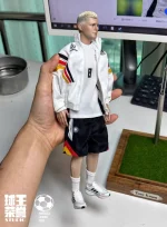 Custom 1/6 Toni Kroos Football Figure – Real Madrid Era Casual Training Style Legends Edition - Image 8