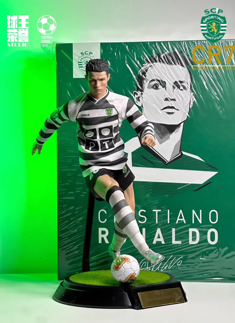 O1CN01SstGUE1vJfdsuJDA8_4611686018427382520-0-fleamarket.jpg_790x10000Q90.jpg_.webp Custom 1/6 Cristiano Ronaldo (CR7) Football Figure – Lisbon Youth Sporting CP Legends Edition - Image 1