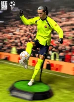 Custom 1/6 Ronaldinho Gaúcho Football Figure – FC Barcelona Classic Away Kit Legends Edition - Image 7