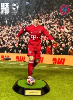 Custom 1/6 Robert Lewandowski Football Figure – Bayern Munich 2019–20 Champions League Winner Set - Image 8