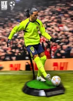 Custom 1/6 Ronaldinho Gaúcho Football Figure – FC Barcelona Classic Away Kit Legends Edition